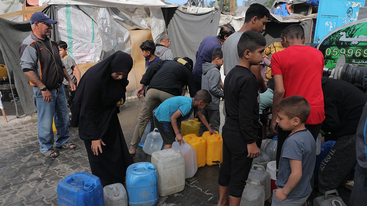 Gazze Susuzluktan Kavruluyor! İsrail'in Ablukası İnsani Felaketi Tetikliyor!