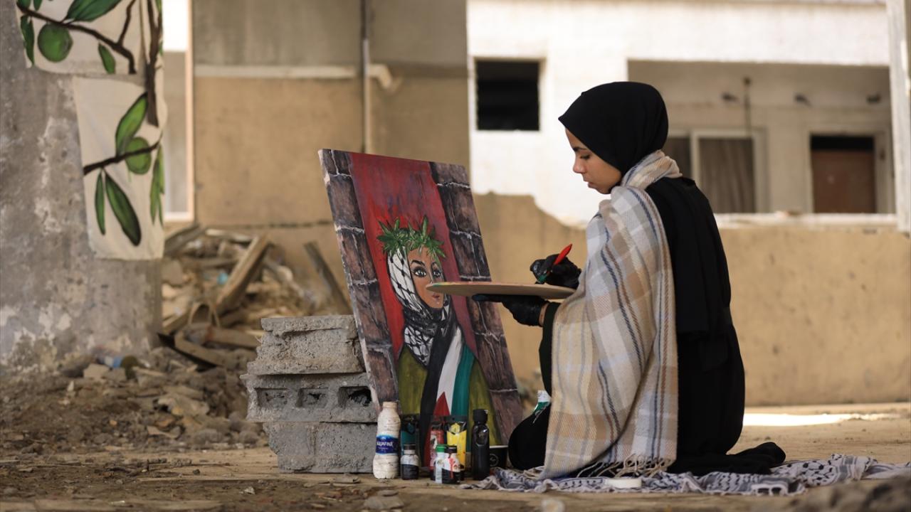 Gazze'de Eğitim Alarm Veriyor! İsrail'in Ablukası Yüzlerce Öğrencinin Hayallerini Karartıyor!