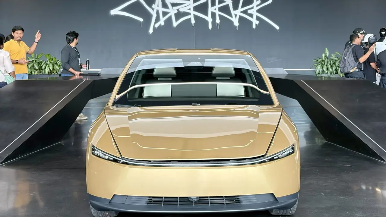 Gelecek Geldi! Tesla'nın Robotaksisi Cybercab Üretimde! Şehirler Artık Daha Akıllı!