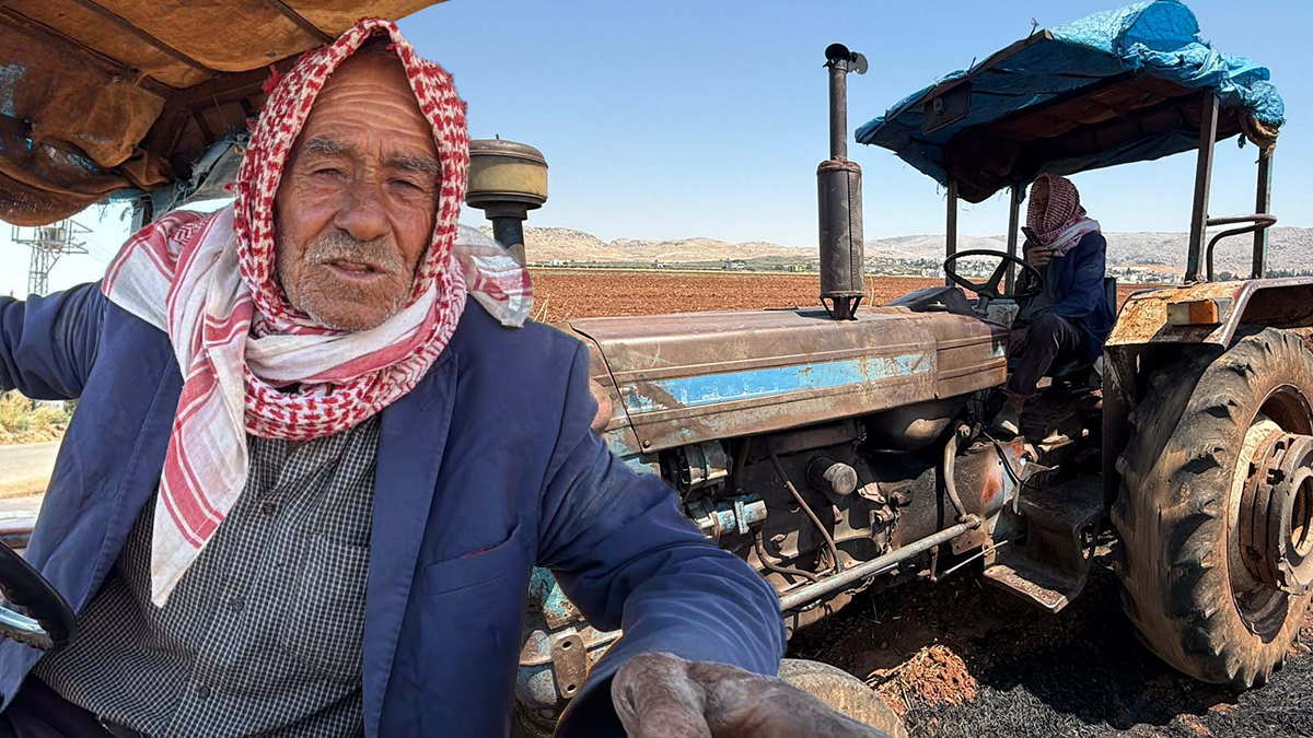 Geleneksel Çiftçilikten Modern Tarıma: Hasan Demir'in 50 Yıllık Traktör Hikayesi