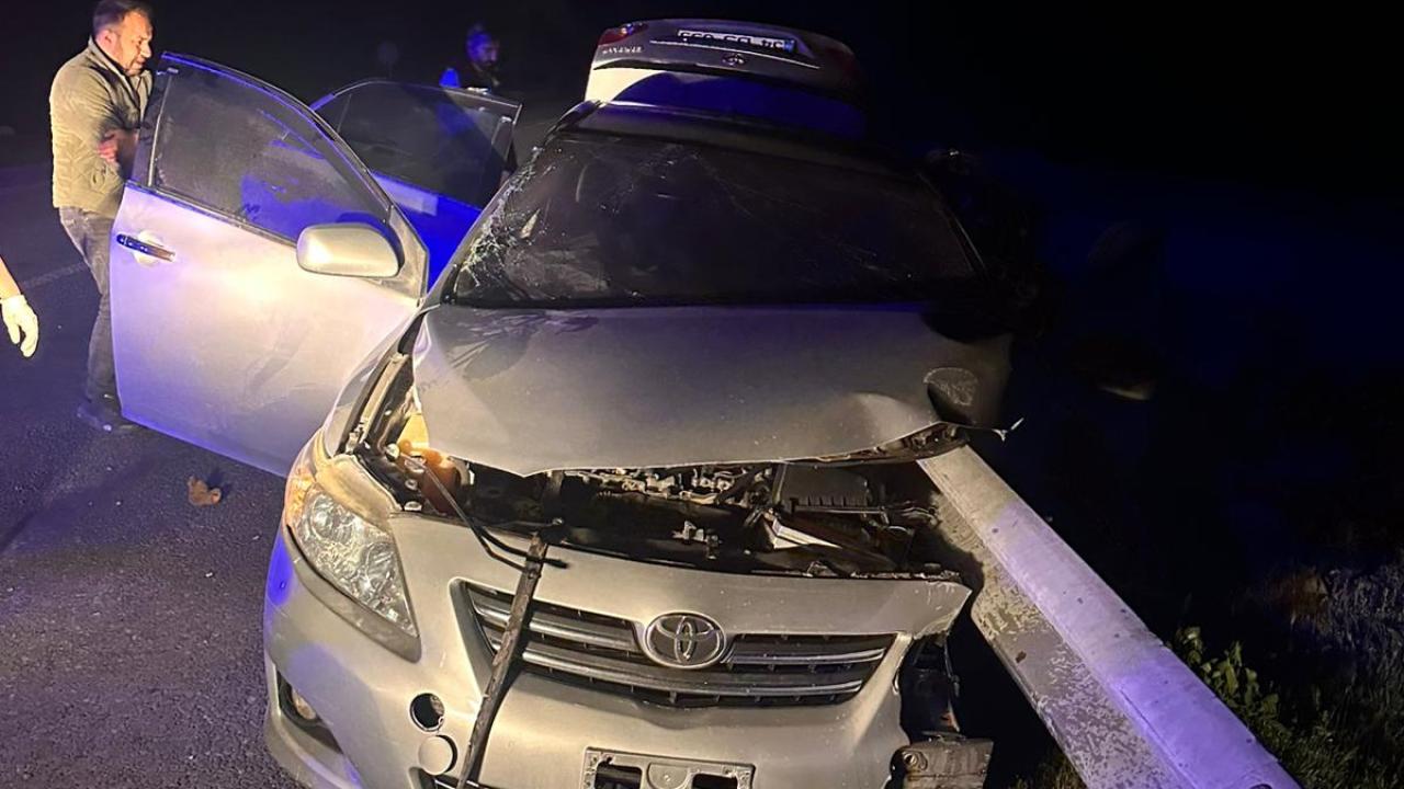 Hakkari'de Feci Kaza! Otomobil Bariyere Ok Gibi Saplandı: Acı Kayıp