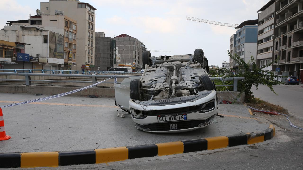 Hatay'da Trafik Kazası: 2 Kişi Hayatını Kaybetti