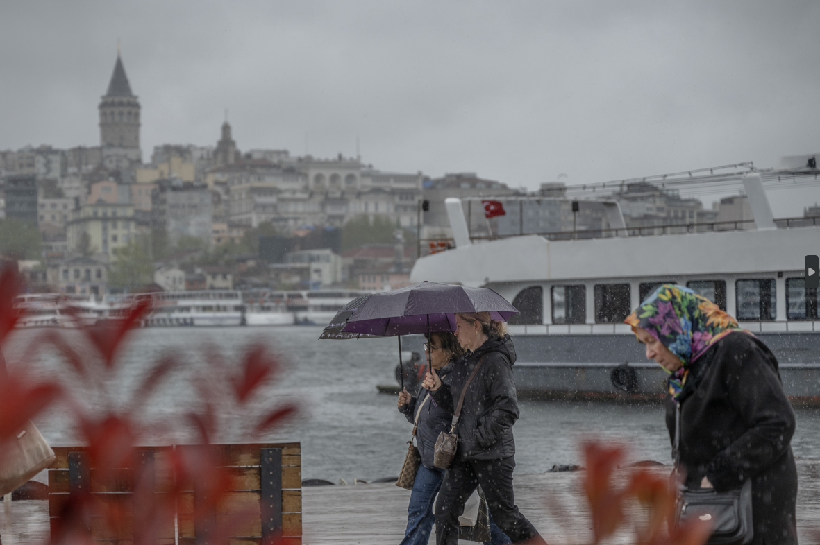 Hazır Olun! Türkiye'ye Soğuk Hava ve Sağanak Yağış Geliyor! İşte Detaylar...