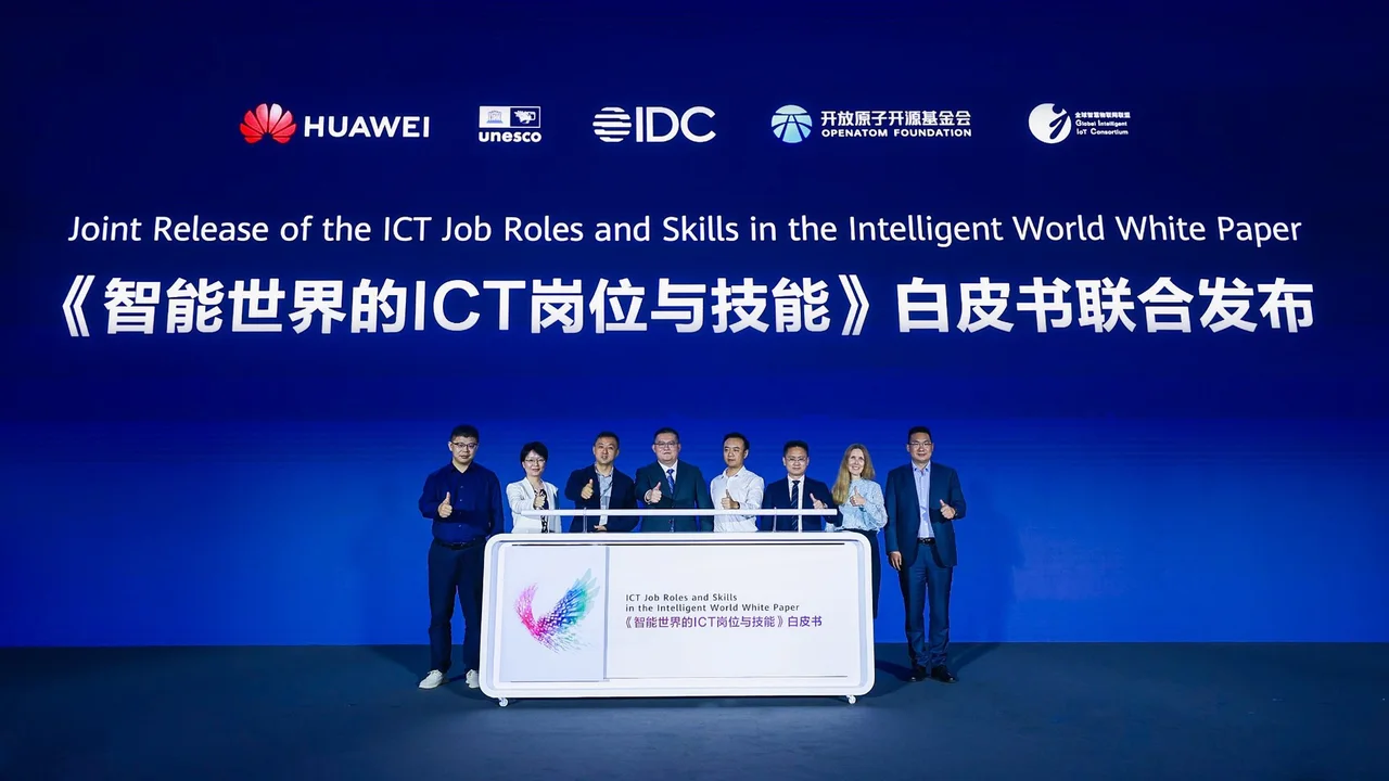 Huawei'den Donanım Hamlesi: Yeni MateBook ve Watch GT 7 Serisi Tanıtıldı