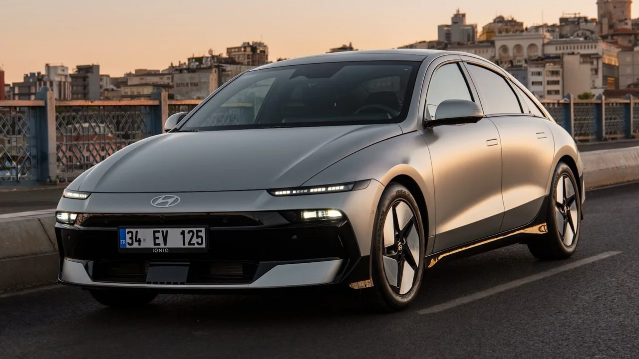 Hyundai IONIQ 6 Türkiye'de: Yenilenen Modelin Özellikleri ve Fiyat Listesi