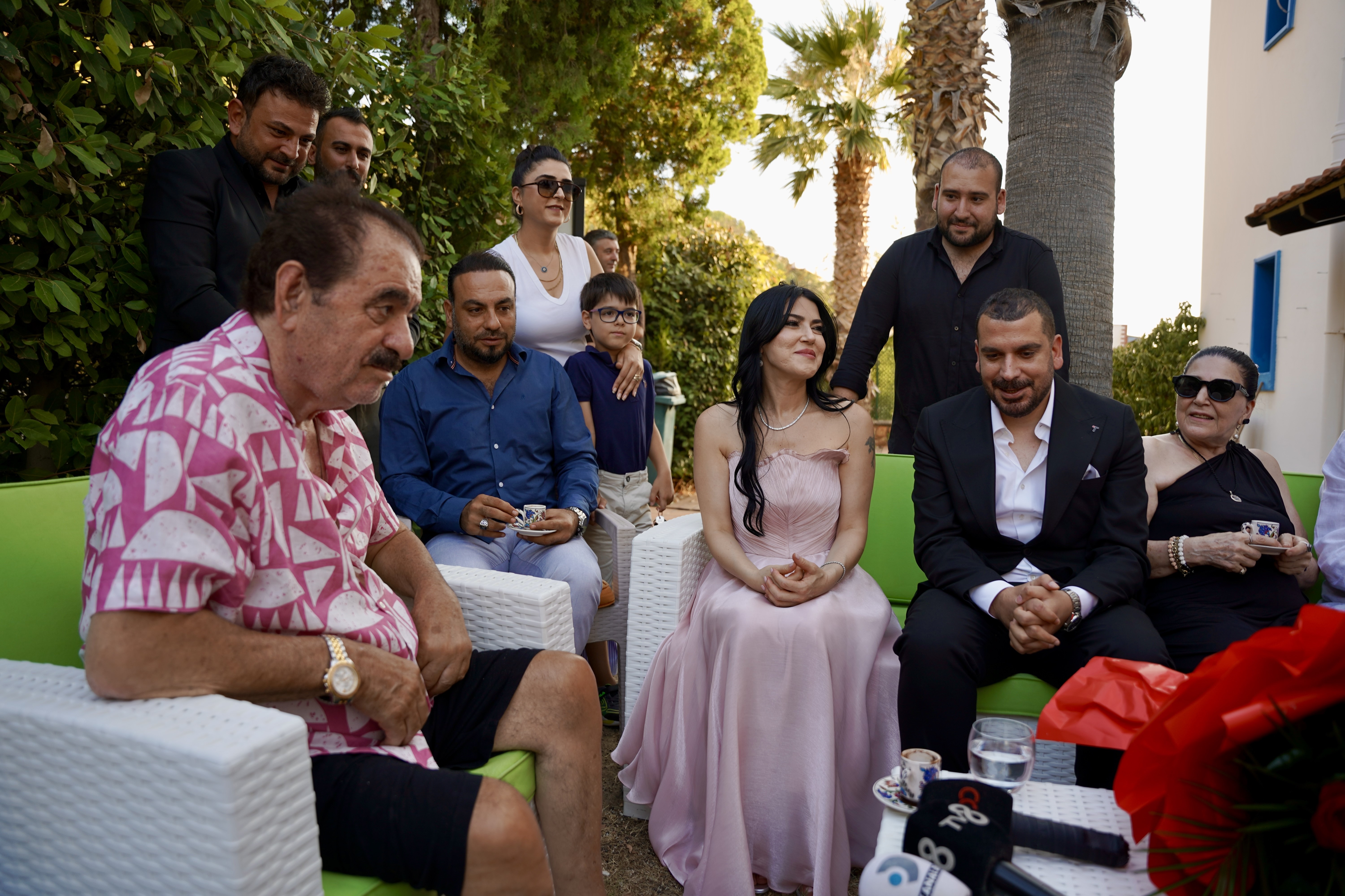 İbrahim Tatlıses'in Bodrum'daki Evinde Mutlu Gün