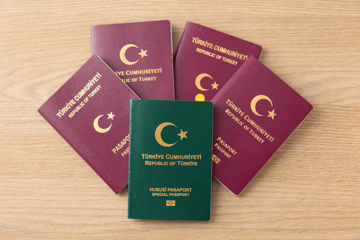 İçişleri Bakanlığı'ndan Yeşil Pasaport Düzenlemesi: Gazi ve Şehit Yakınları İçin Yeni Şartlar