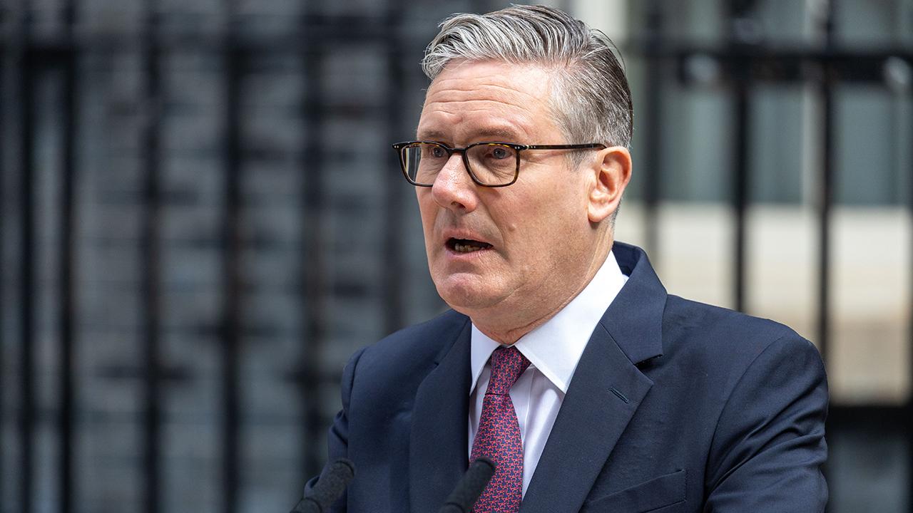 İngiltere Başbakanı Keir Starmer Görevinden Ayrıldı