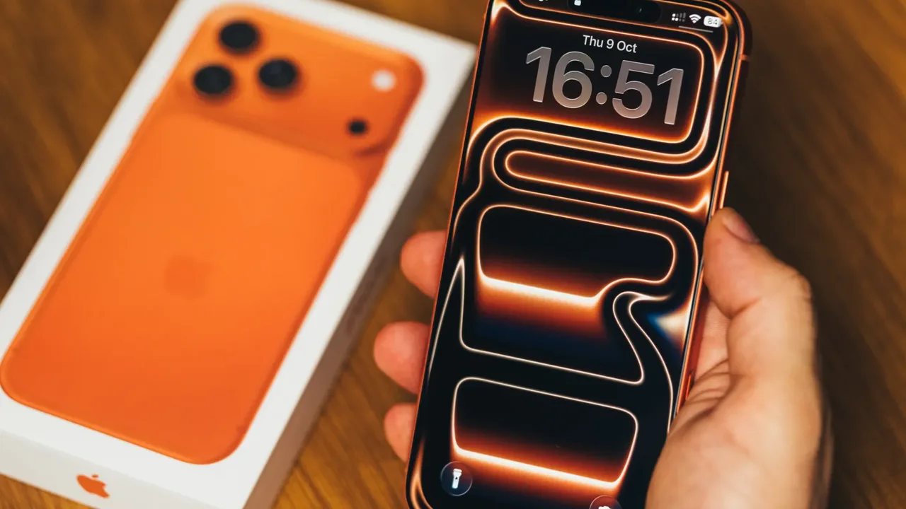 iPhone 18 Pro Max: Maliyet Yönetimi ve Ekran Paneli Tercihleri