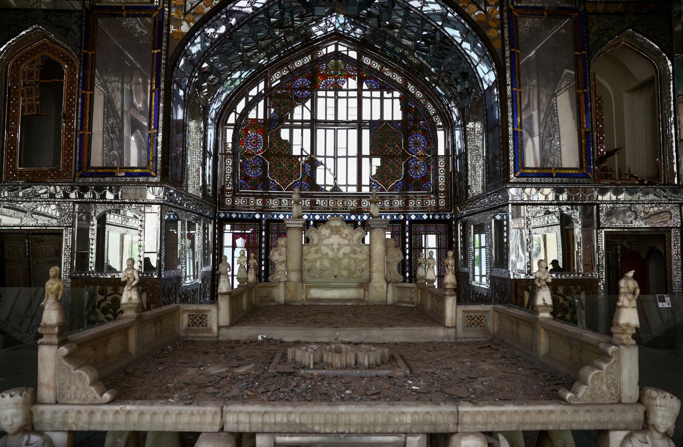 İran'da Tarih Ağlıyor! Savaş Mirası Yok Mu Ediyor?