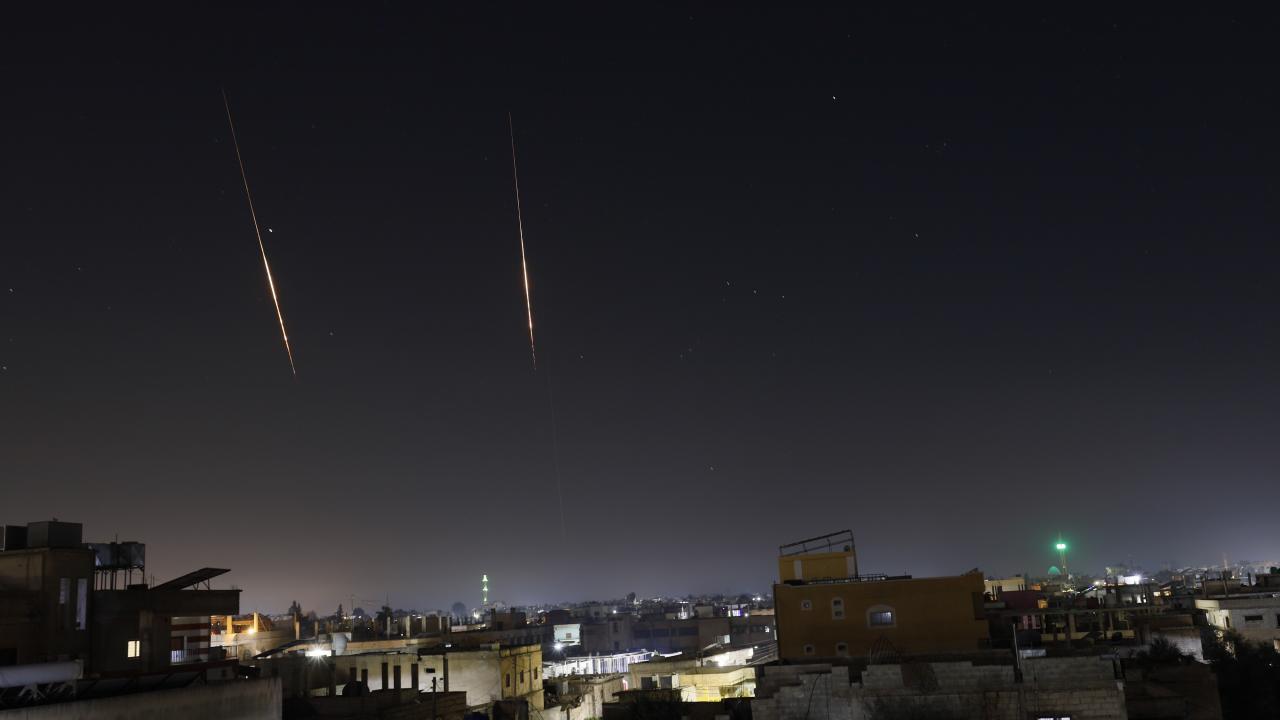 İran'dan Şok Saldırı! Füze Hayfa'yı Vurdu: İsrail'de Alarm Zilleri Çalıyor!