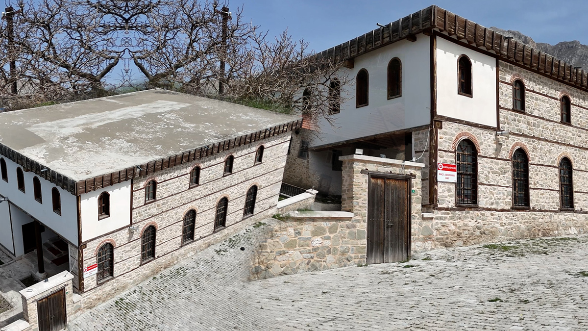 Isparta'da Zamanda Yolculuk! 800 Yıllık Caminin Sırları Çözülüyor...
