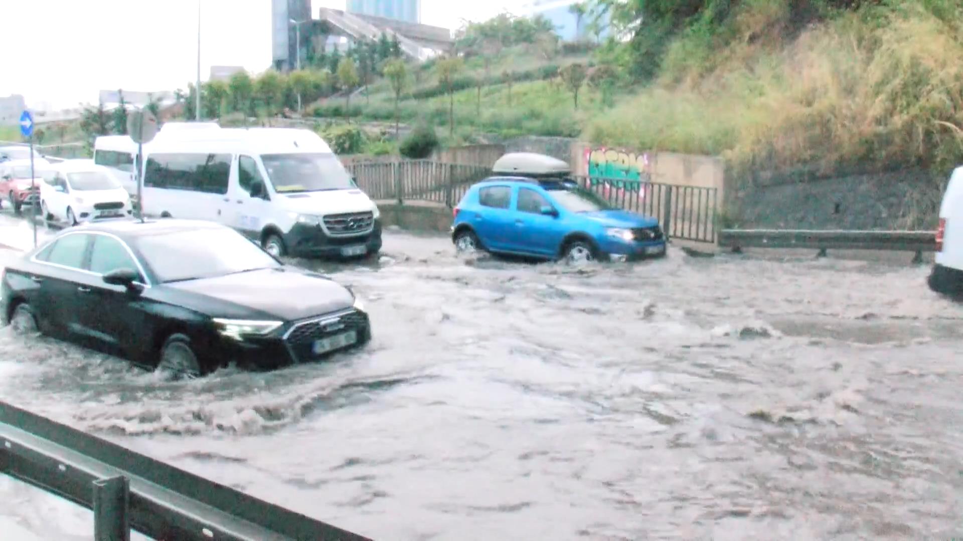 İstanbul Alarm Veriyor! Meteoroloji Uyardı: Şiddetli Yağış Geliyor! Hazırlıklı Olun!