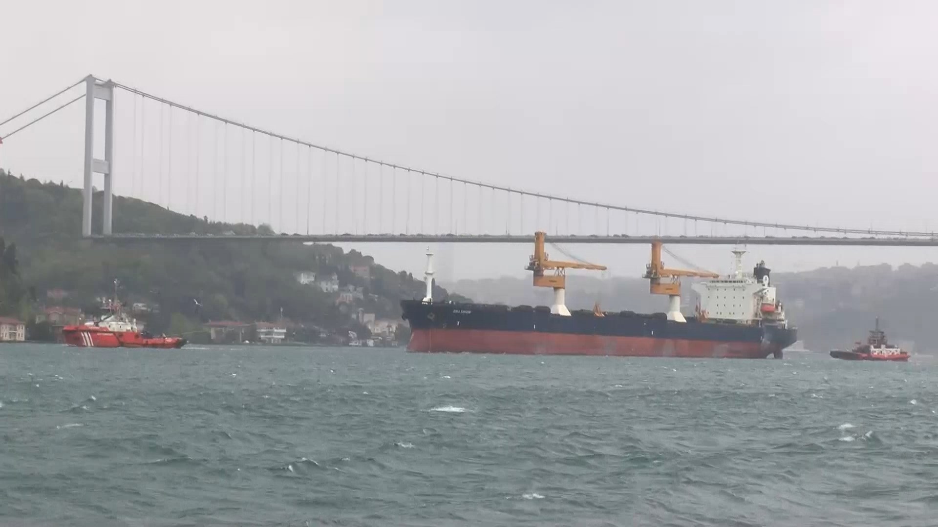 İstanbul Boğazı'nda Korkutan Anlar! Dev Gemi Arızalandı, Geçişler Durdu!