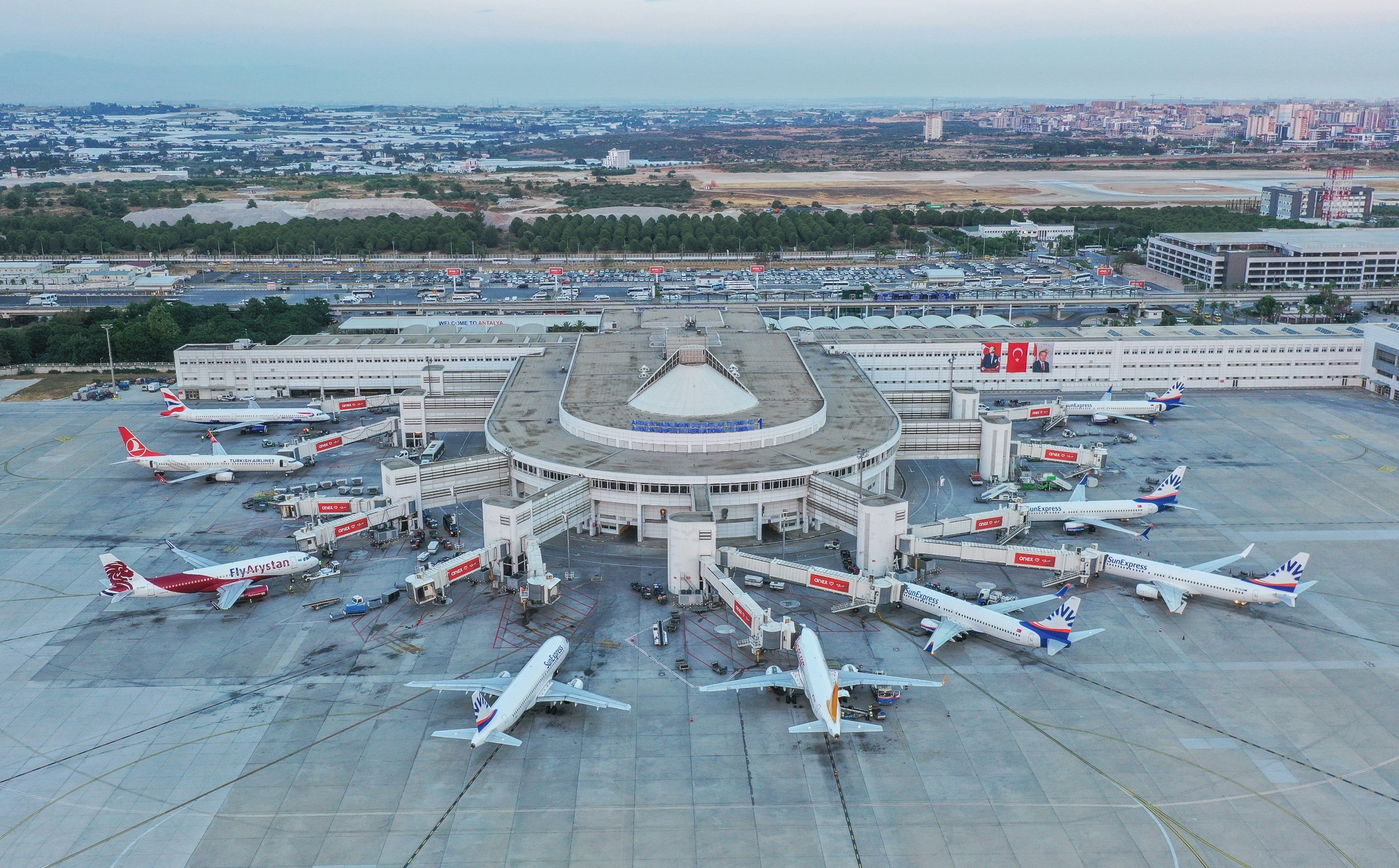 İstanbul Havalimanları Yılın İlk Yarısında 63,4 Milyon Yolcuyu Ağırladı
