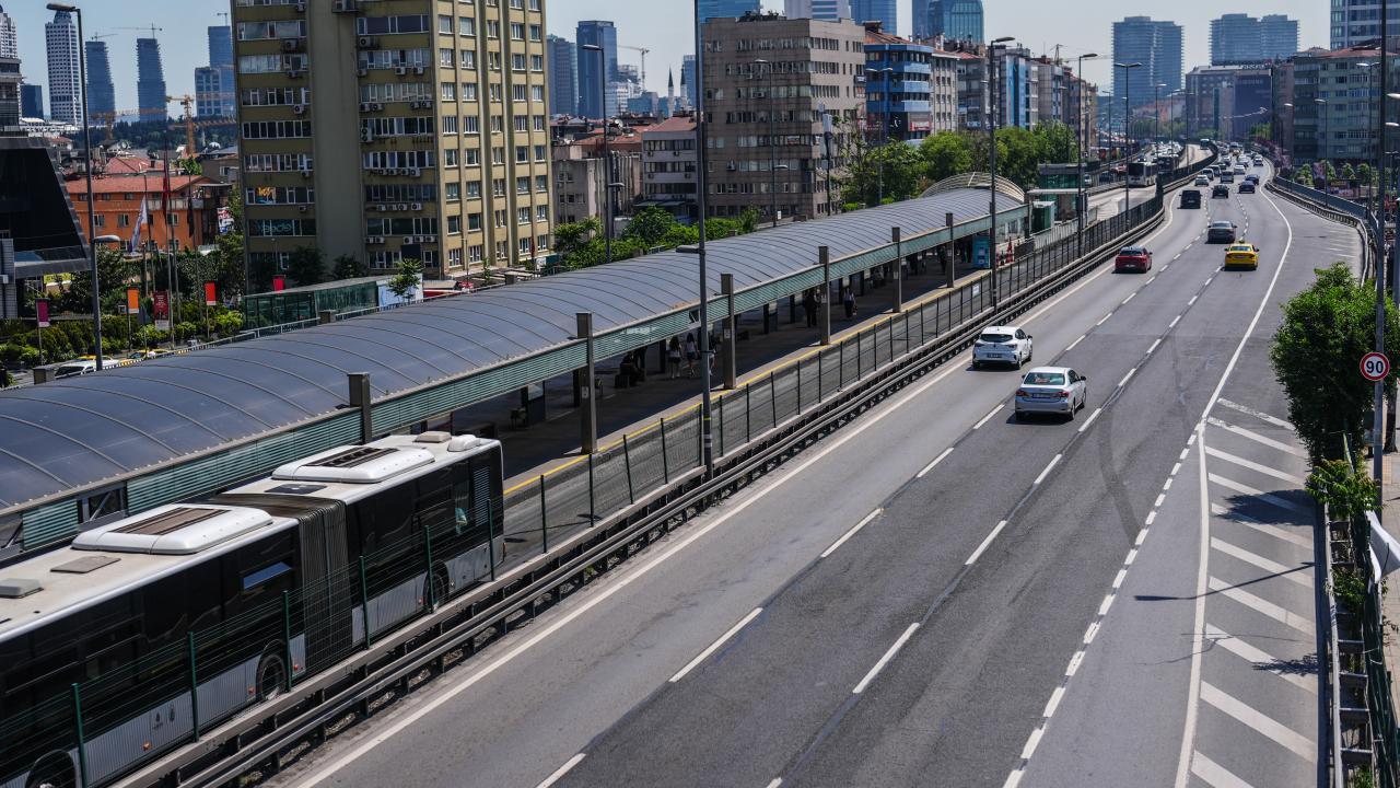 İstanbul Nefes Aldı! Bayram Sabahı Şehirde Bomboş Yollar!