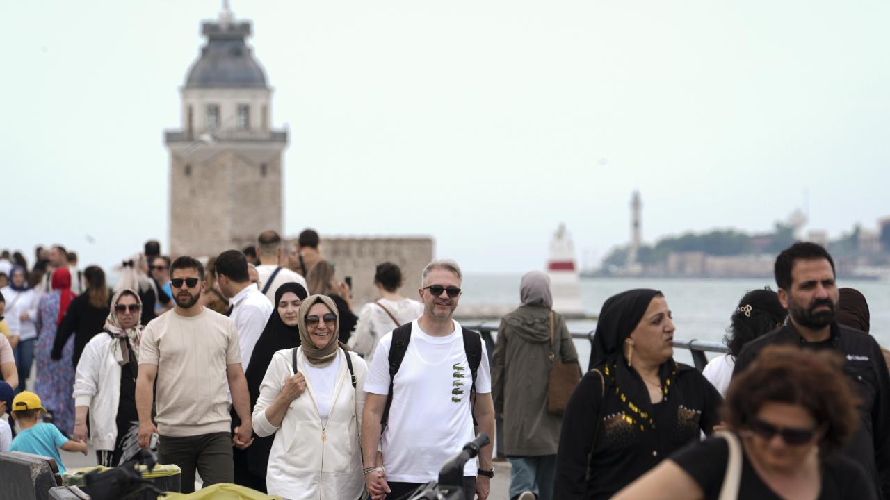 İstanbul'da Bayram Coşkusu Sahillere Taştı: İşte O Görüntüler!