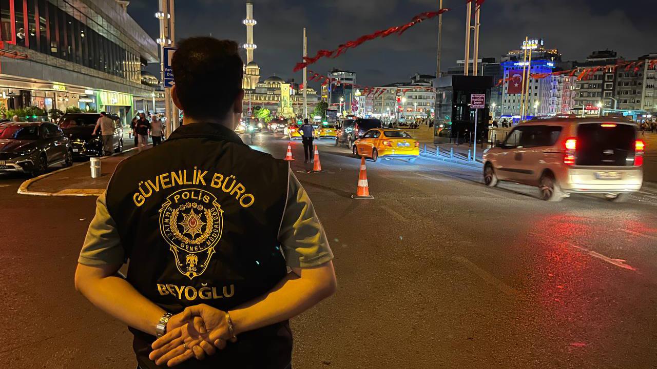 İstanbul'da Geniş Çaplı Asayiş Operasyonu: 819 Gözaltı