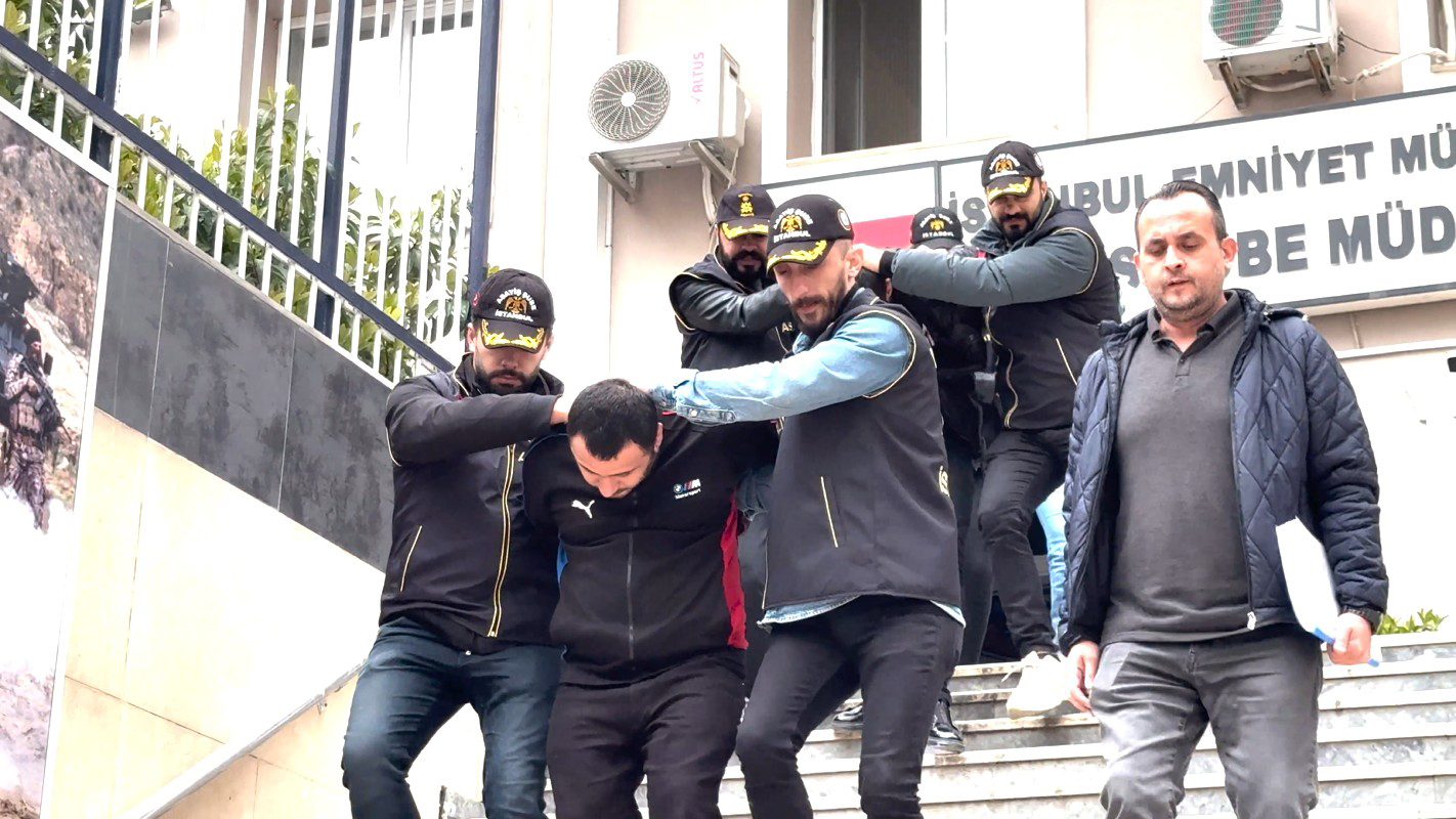 İstanbul'da Kan Donduran Cinayet! Tokat İntikamı: Arkadaşını Kurşun Yağmuruna Tuttu!