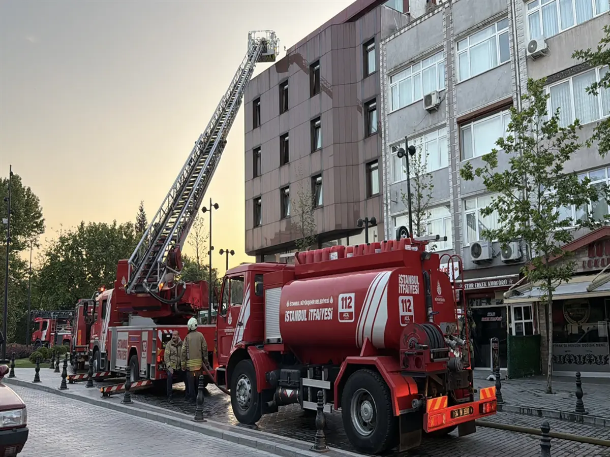 İstanbul'da Korkunç Otel Yangını! Bir Kişi Hayatını Kaybetti