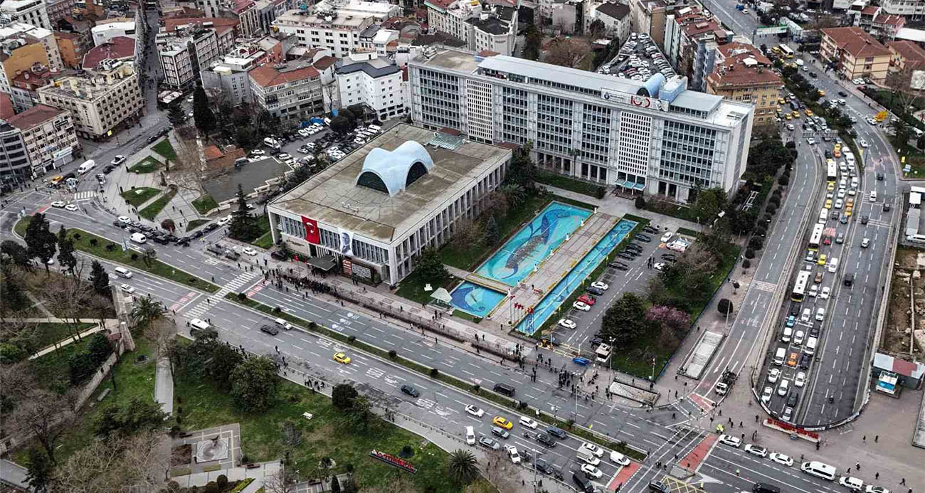 İstanbul'da Şok Baskın! İBB ve Üsküdar Belediyesi'nde Neler Oluyor? 19 Gözaltı...