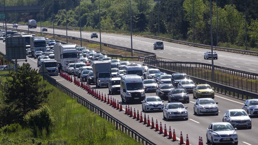 İstanbul'da Trafik Kabusu Geri Dönüyor! TEM Otoyolu'nda Dev Çalışma Başlıyor, Şehir Felç Olacak!