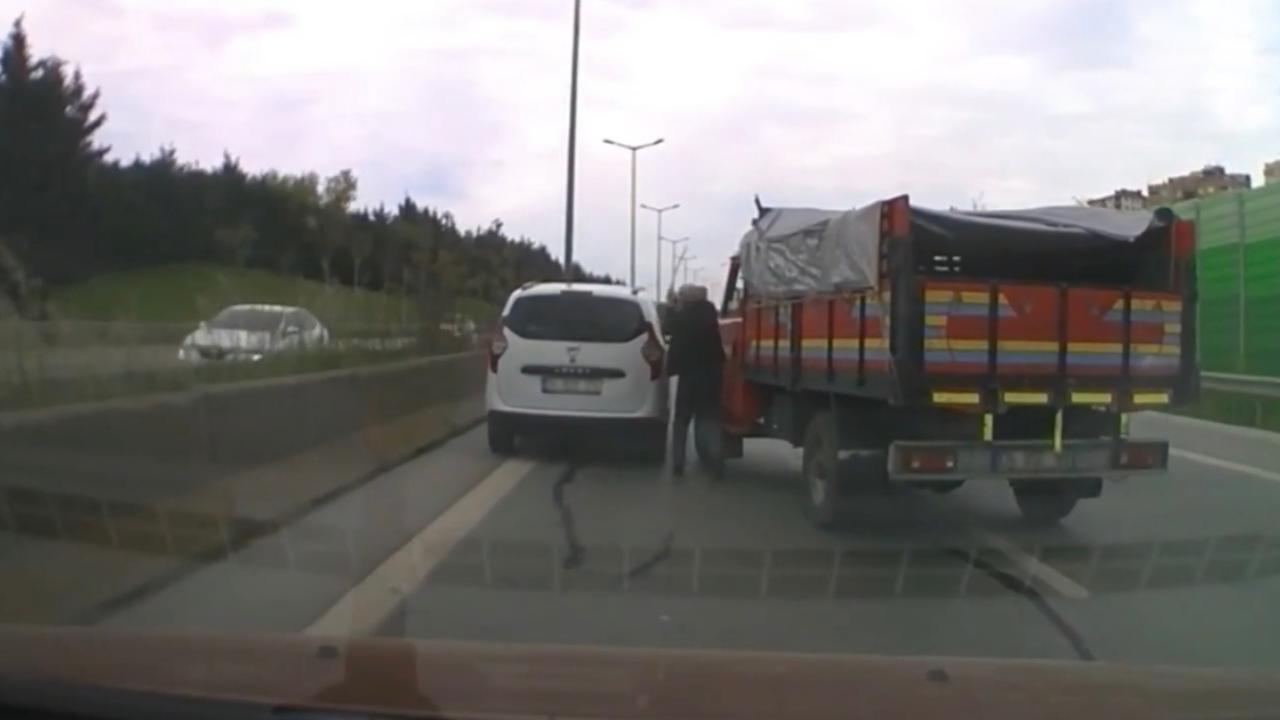 İstanbul'da Trafik Terörü! Tartıştığı Sürücüyü Takip Edip Saldırdı: Cezası Dudak Uçuklattı!