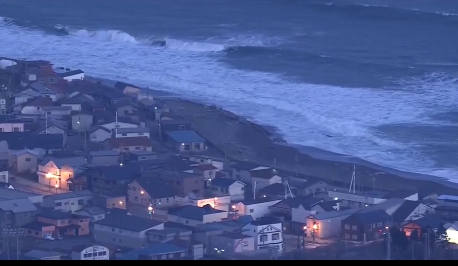 Japonya Alarmda! 7.5'lik Deprem Sonrası Tsunami Kabusu Geri Döndü!
