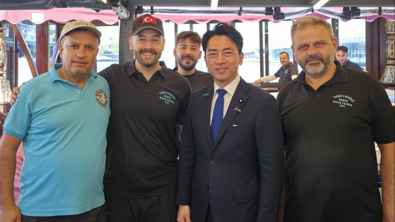 Japonya Savunma Bakanı Koizumi'den İstanbul'da Kültürel Mola