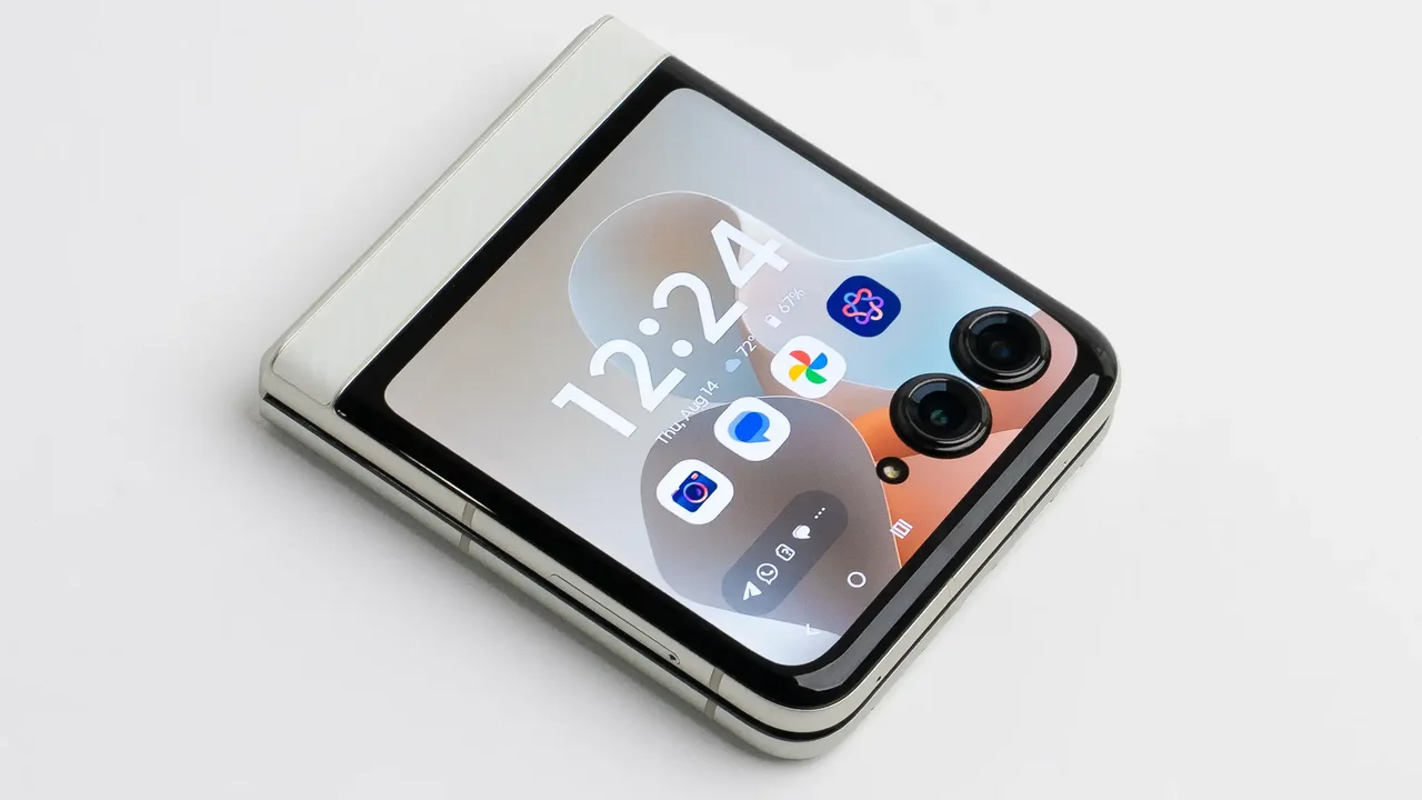 Katlanabilir Telefon Savaşı Kızışıyor! Samsung'a Rakip Geliyor: Vivo, Oppo ve Honor'dan Bomba Hamle