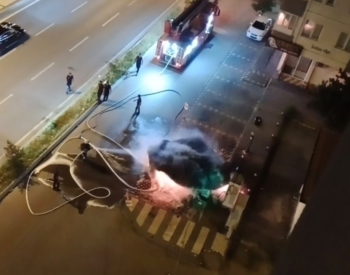 Kayseri’de Elektrikli Araç Yangını: İtfaiyeden 'Yangın Battaniyesi' ile Müdahale