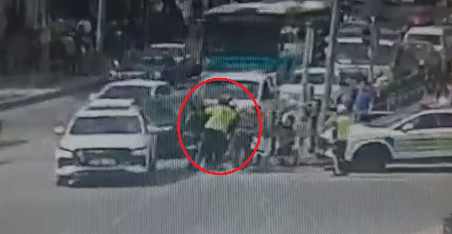 Kayseri'de Mucize Anlar! Motokurye, Polislerin Hayat Kurtaran Müdahalesiyle Yeniden Doğdu!