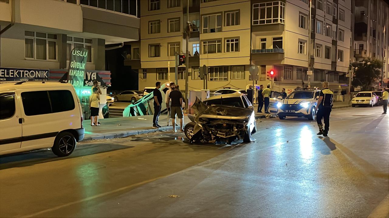 Kayseri'de Polis Aracı Kazaya Karıştı: 3 Yaralı
