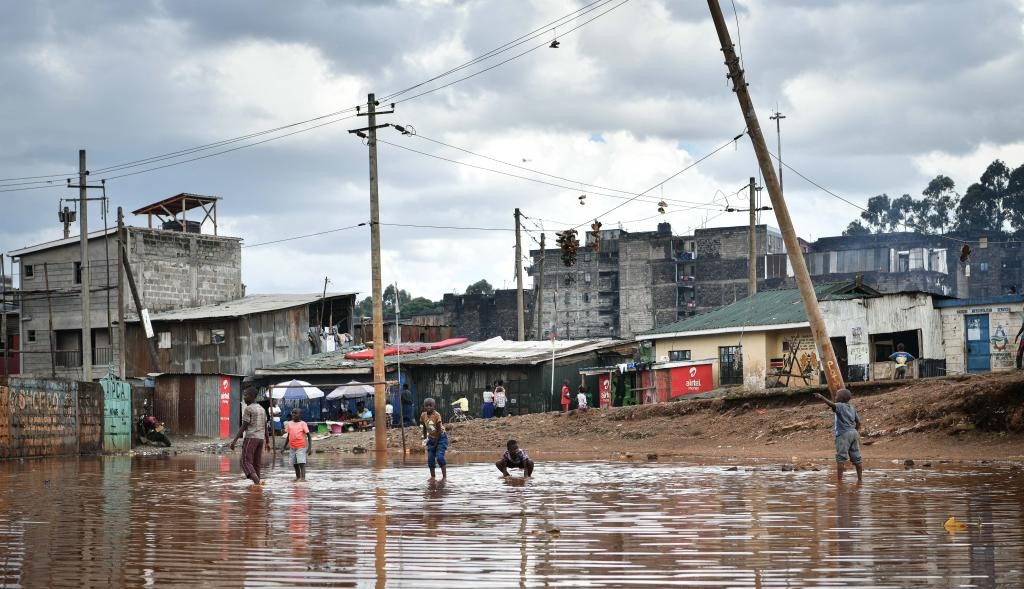Kenya'da Korkunç Felaket! Seller Hayatı Felç Etti