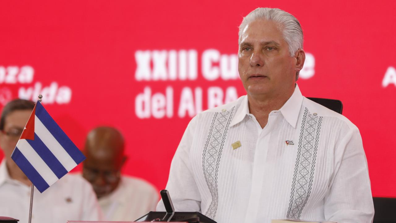 Küba'dan ABD'ye Rest! Başkan Canel: İşgale Karşı Sonuna Kadar Direneceğiz!