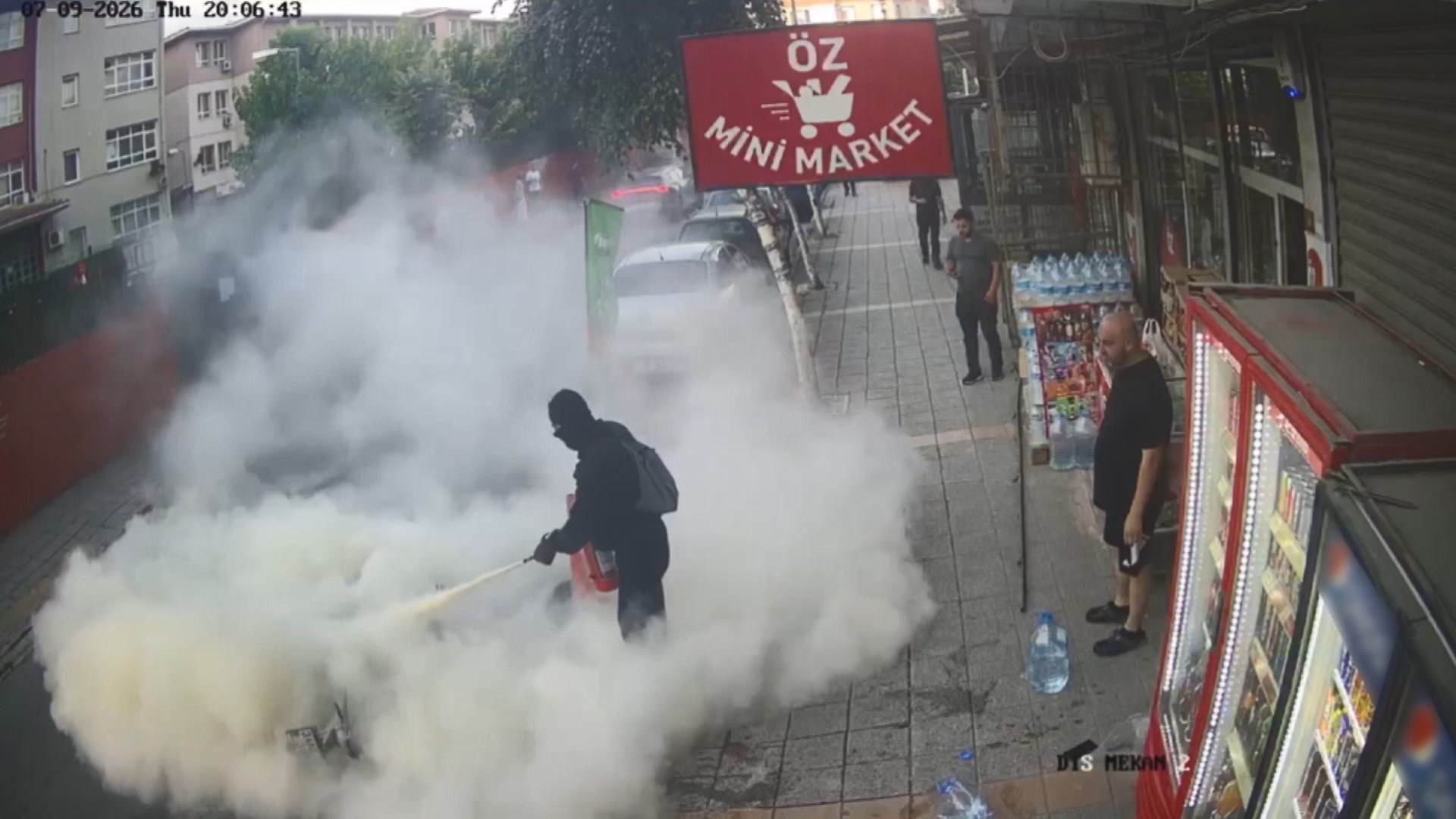 Küçükçekmece'de Sürücüsünü Korkutan Motosiklet Yangını