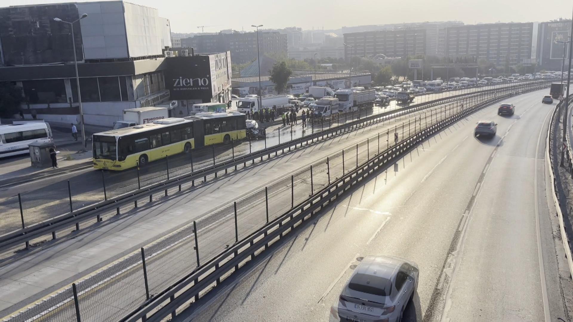 Küçükçekmece'de Trafik Kazası: 3 Kişi Hayatını Kaybetti