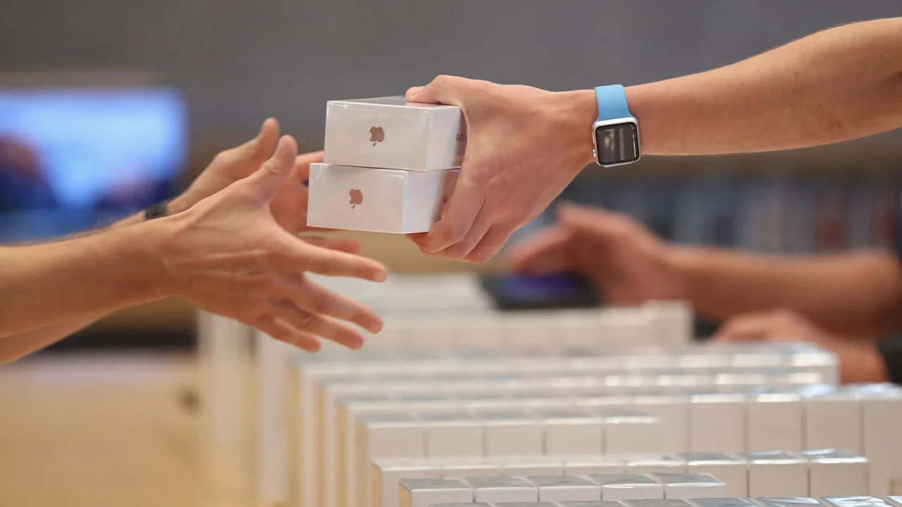 Küresel Akıllı Telefon Pazarında Apple Hakimiyeti: Gelirlerin Yarısı Tek Bir Şirketten