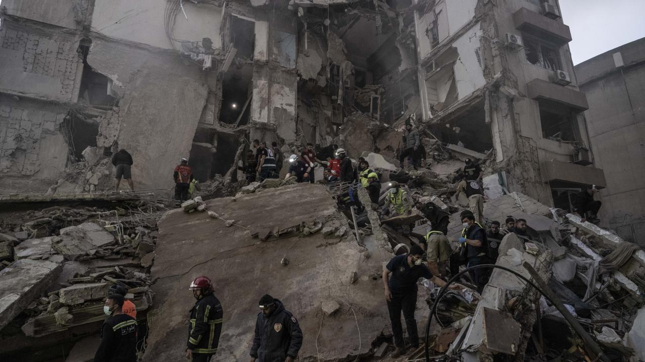 Lübnan Kan Ağlıyor! İsrail'in Bombaları Masumları Vurdu: Bir Günde Yüzlerce Can Kaybı!