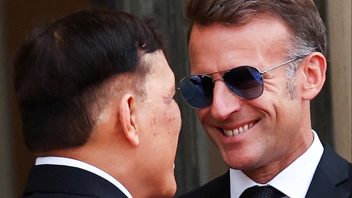 Macron ve Tayland Kralı Görseli Hakkında Gerçekler: Yapay Zeka Manipülasyonu