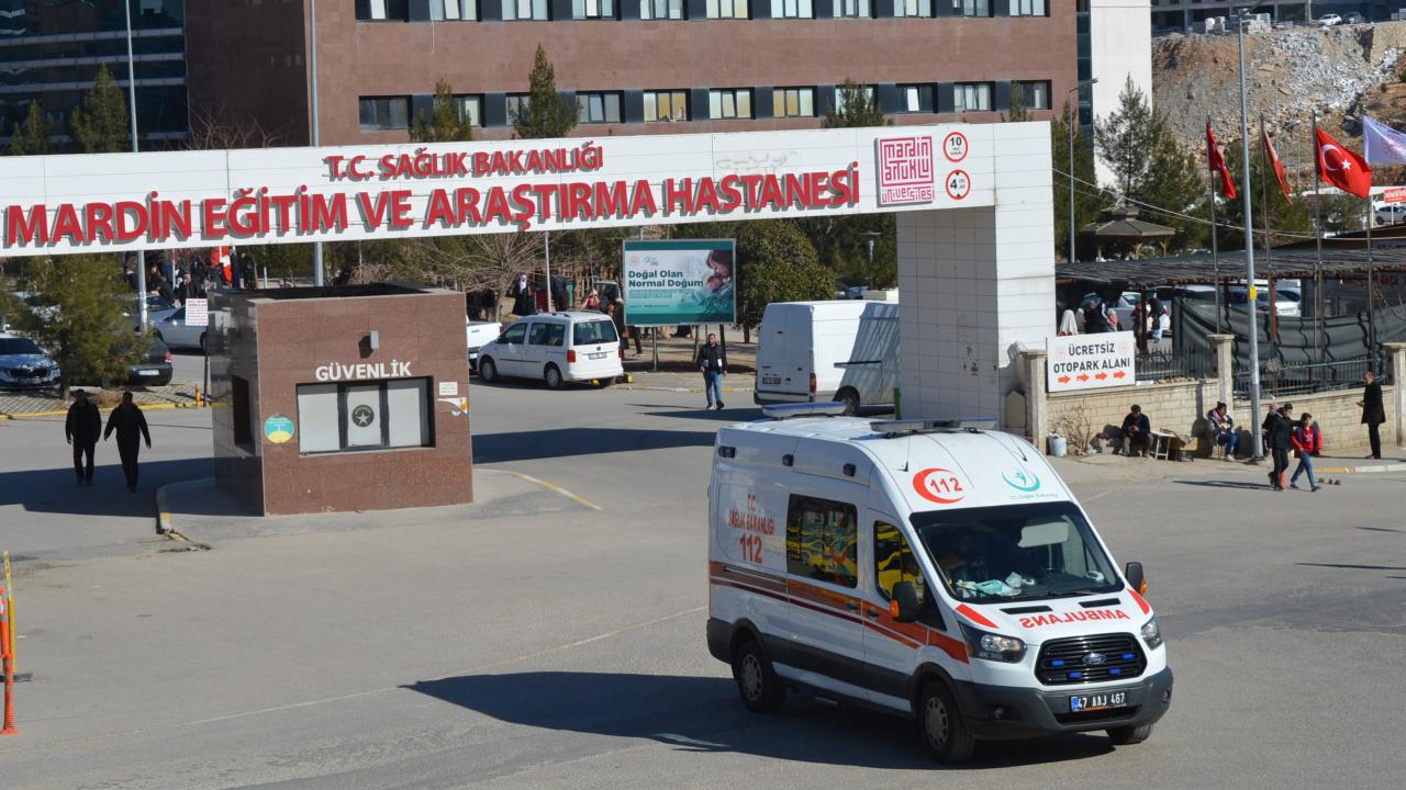 Mardin'de Feci Kaza! İki Araç Kafa Kafaya Çarpıştı: Çocuklar da Yaralı, İşte İlk Bilgiler