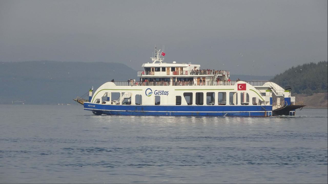 Marmara'da Deniz Otobüsü Kabusu! Fırtına Seferleri İptal Ettirdi, Adalara Ulaşım Durdu!