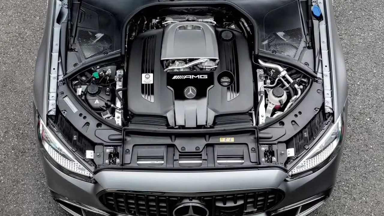 Mercedes-AMG'den Şok Karar! Efsane Geri Dönüyor: V8 Motorlar Diriliyor!
