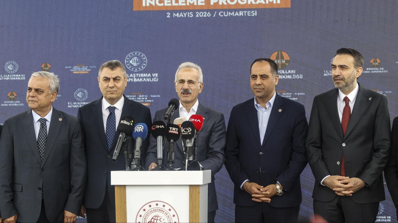 Mersin'e Müjde! Çeşmeli-Kızkalesi Otoyolu Rekor Sürede Tamamlanıyor: Bakan Uraloğlu'ndan Tarihi Açıklama!