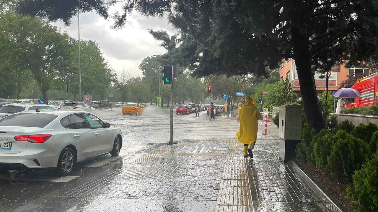 Meteoroloji Alarm Veriyor! 14 Şehirde Hayatı Felç Edecek Sağanak Uyarısı!