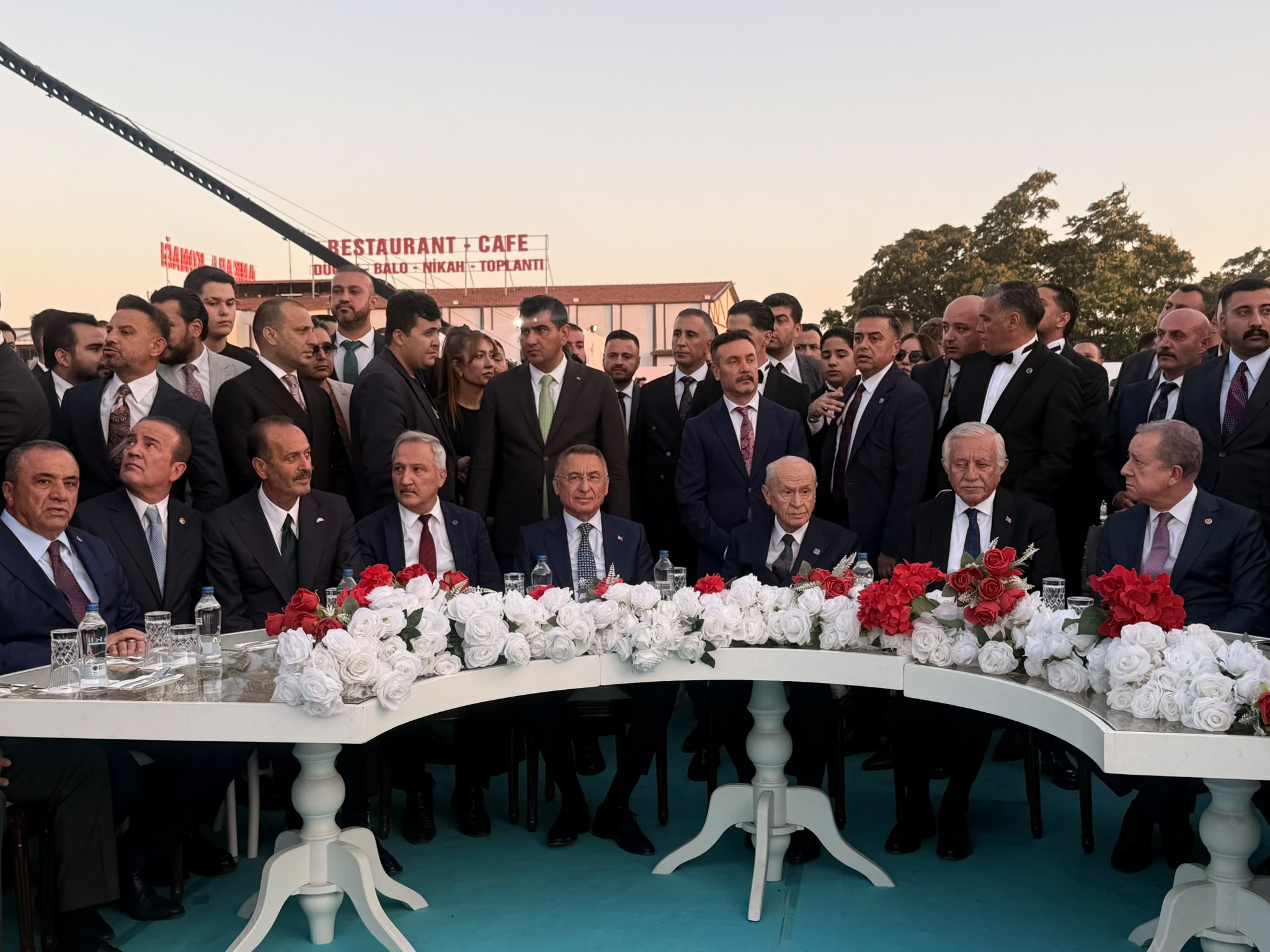 MHP Genel Başkanı Bahçeli, Doğan ve Çelik Ailelerinin Mutluluğuna Ortak Oldu