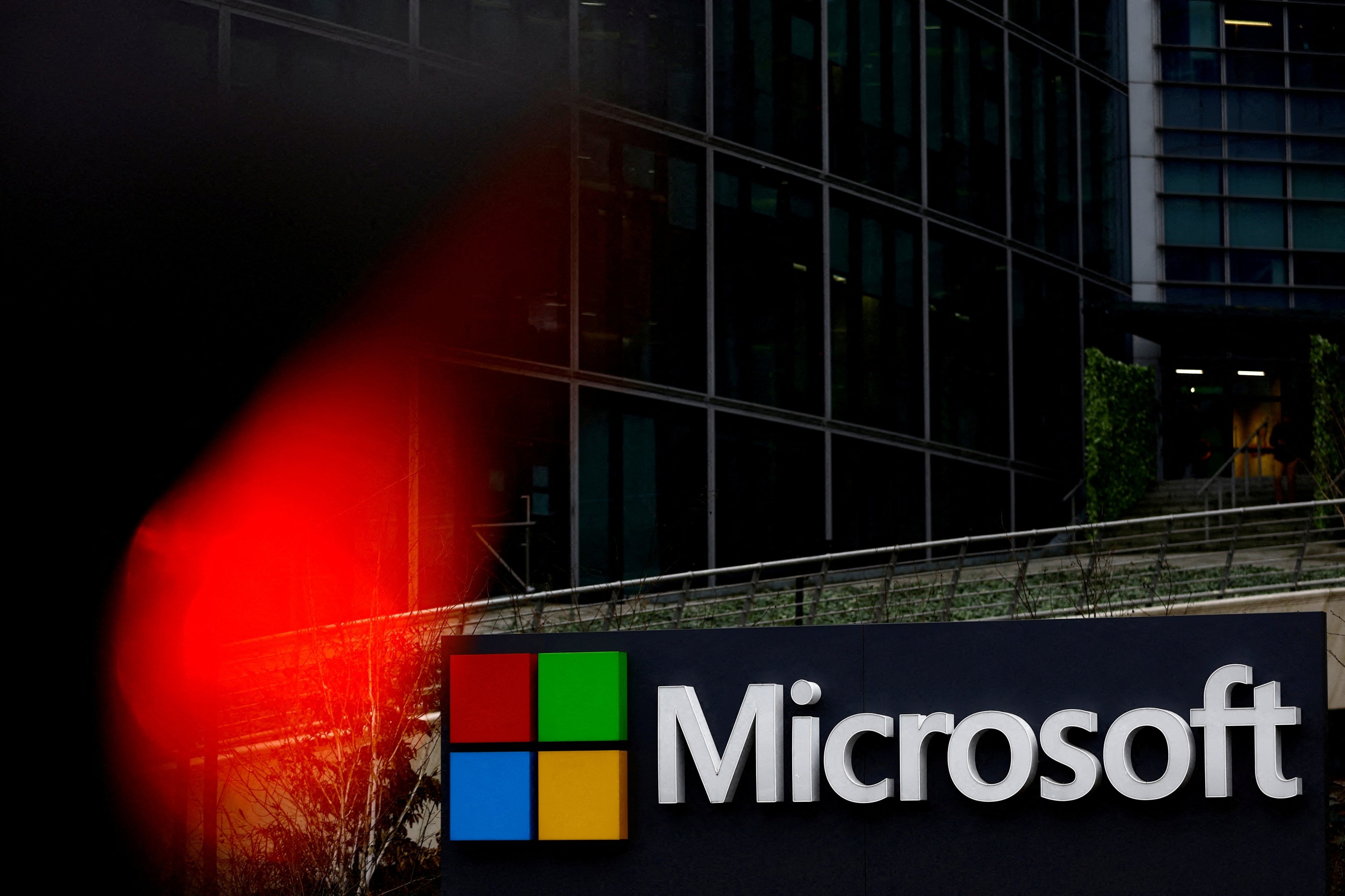 Microsoft Çin Stratejisini Değiştiriyor: Şubeler Kapatılıyor