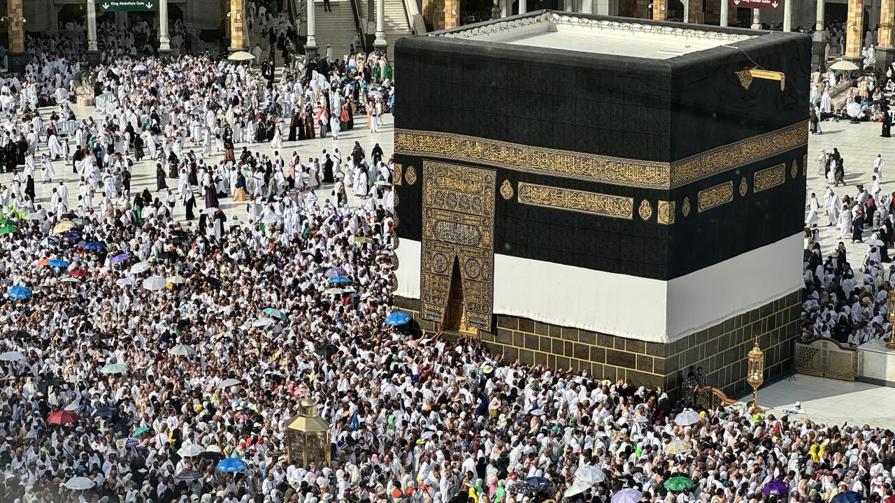 Milyonlarca Müslüman Kutsal Topraklara Akın Etti! Hac Heyecanı Başladı: Suudi Arabistan'dan Rekor Açıklama!