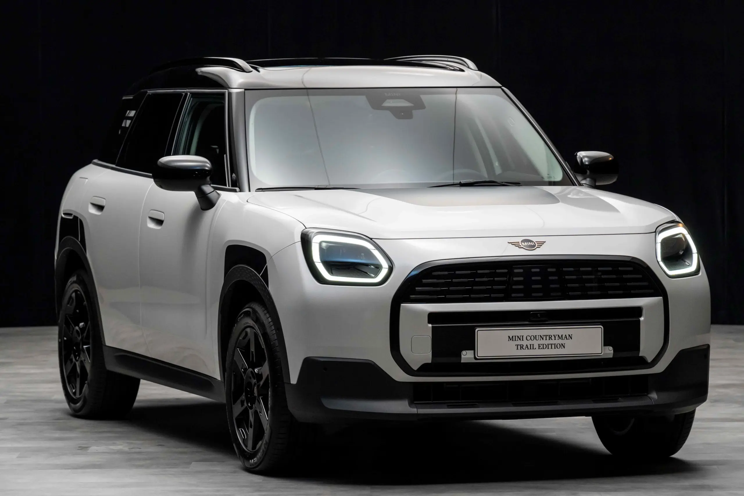 MINI Countryman Türkiye Yollarında! Elektrikli ve Hibrit Seçeneklerle Fırtına Gibi Geliyor!