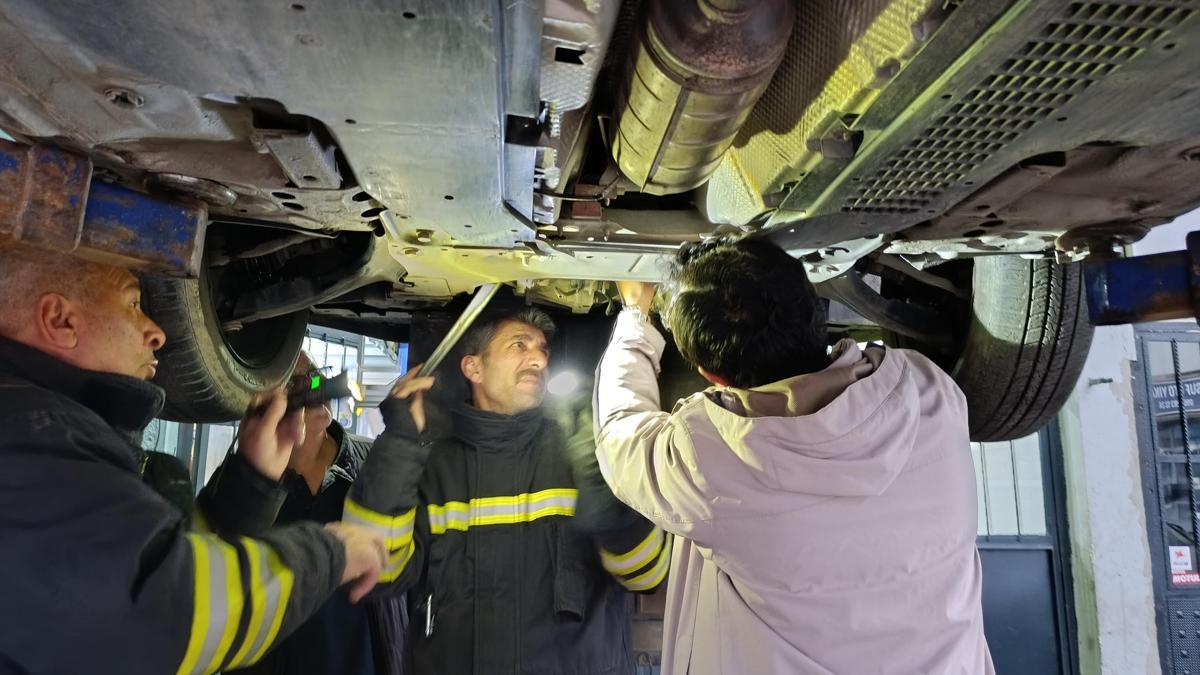 Minik Misafir Motoru İşgal Etti! Erzincan Sanayisi Kediyi Kurtardı, Sürücü Rahat Bir Nefes Aldı!